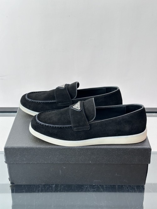 프라다 스웨이드 로퍼  Prada Suede Loafers  P26080929