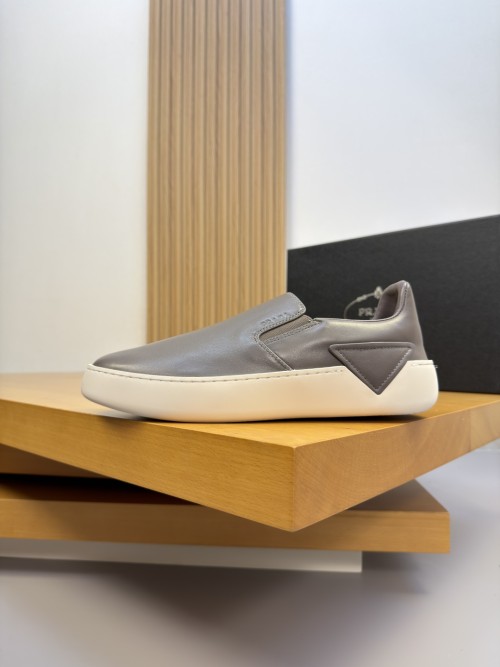프라다 슬립온 스니커즈  Prada Slip-On Sneaker  P26080935