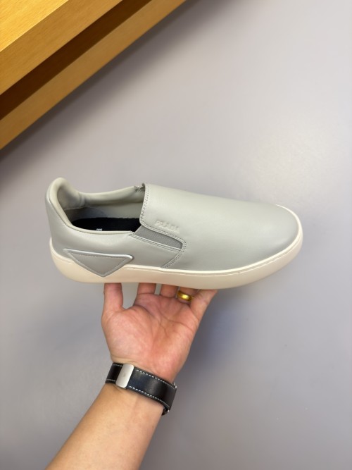 프라다 슬립온 스니커즈  Prada Slip-On Sneaker  P26080937