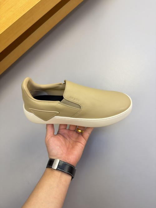 프라다 슬립온 스니커즈  Prada Slip-On Sneaker  P26080938