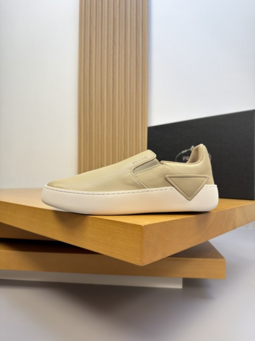 프라다 슬립온 스니커즈  Prada Slip-On Sneaker  P26080938
