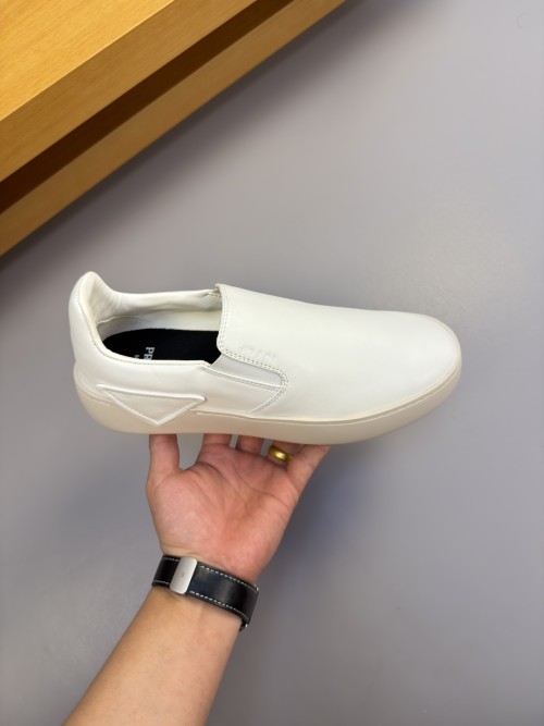 프라다 슬립온 스니커즈  Prada Slip-On Sneaker  P26080940