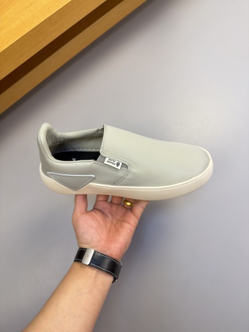 프라다 슬립온 스니커즈  Prada Slip-On Sneaker  P26080945