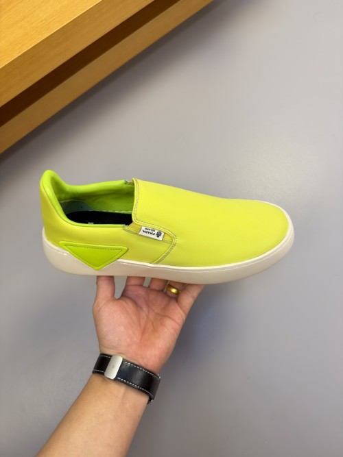프라다 슬립온 스니커즈  Prada Slip-On Sneaker  P26080947