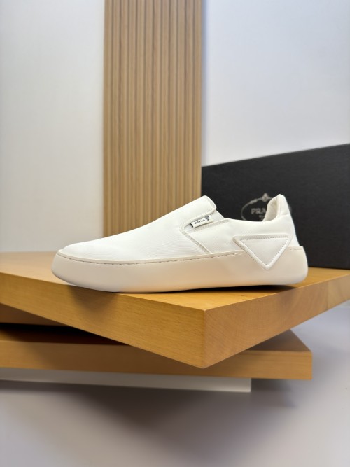 프라다 슬립온 스니커즈  Prada Slip-On Sneaker  P26080948