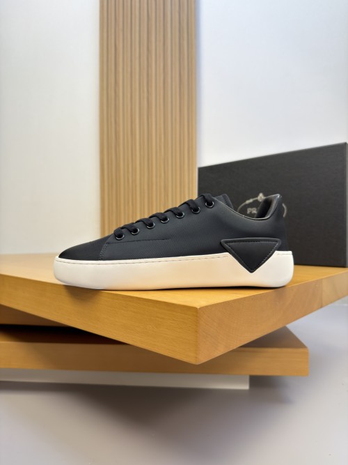 프라다 스니커즈  Prada Sneakers  P26080957