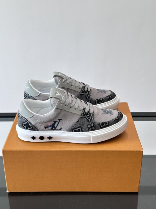 루이비통  스니커즈  Louis Vuitton  Sneakers   LV26081514