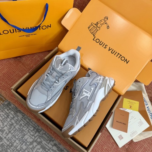 루이비통 LV 러너 태틱 스니커즈  Louis Vuitton LV Runner Tatic Sneaker  LV26081525
