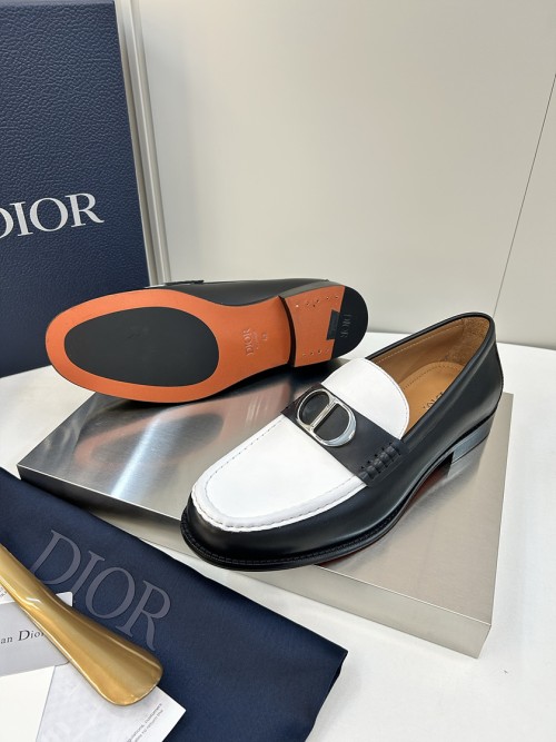 디올 로퍼  Dior Loafers    D26081815